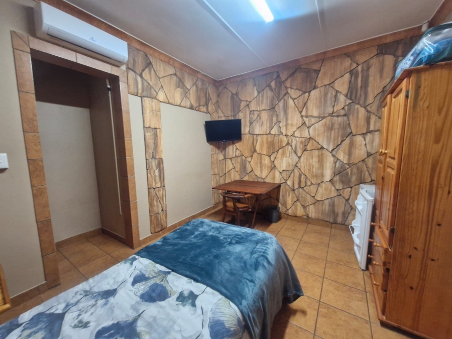 To Let 7 Bedroom Property for Rent in Kathu Northern Cape